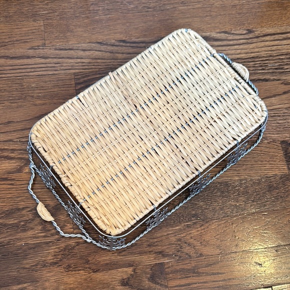 Pyrex Holiday Serving Baskets- Set of 2 - Picture 4 of 9